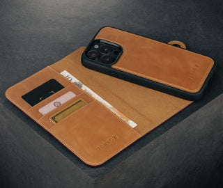 Card slots and detachable cover of the Maroon Nubuck Leather Case (with detachable cover) for iPhone 15 Pro Max