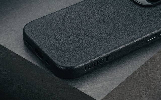 Coque en Cuir pour iPhone 16 Pro Max - Mince pare-chocs (compatible MagSafe) Feature Focus
