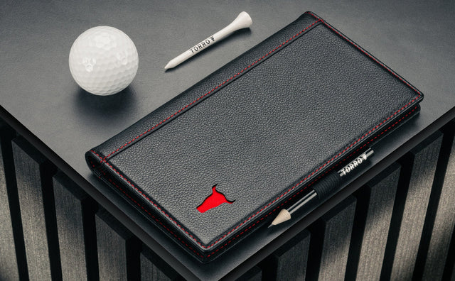 Porte-Carte de Score de Golf en Cuir (édition PRO) Feature Focus